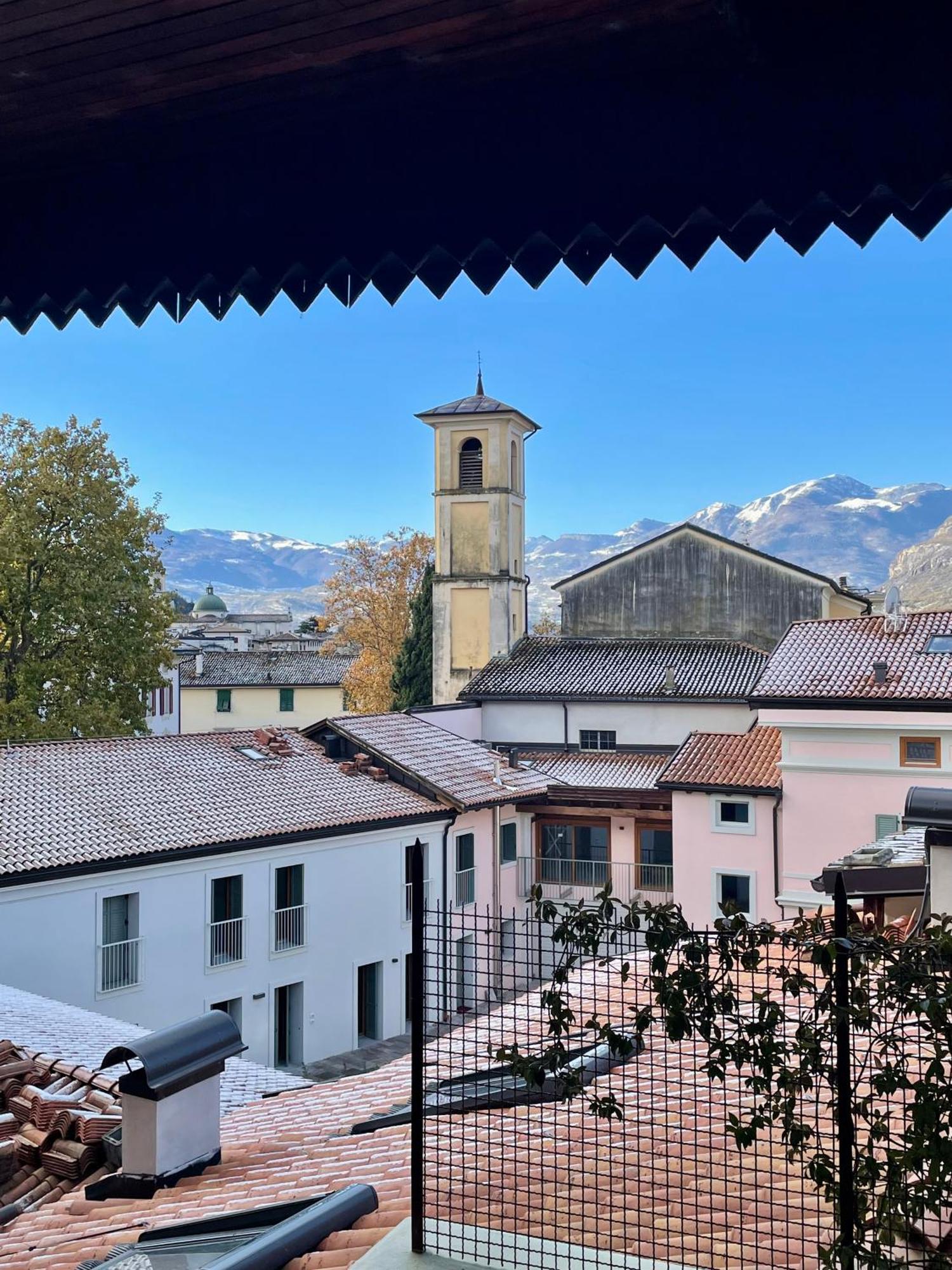 Appartamento Sui Tetti Del Centro Storico Rovereto  Exterior foto